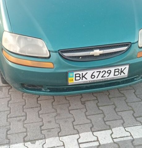 Зеленый Шевроле Авео, объемом двигателя 1.5 л и пробегом 260 тыс. км за 2350 $, фото 2 на Automoto.ua
