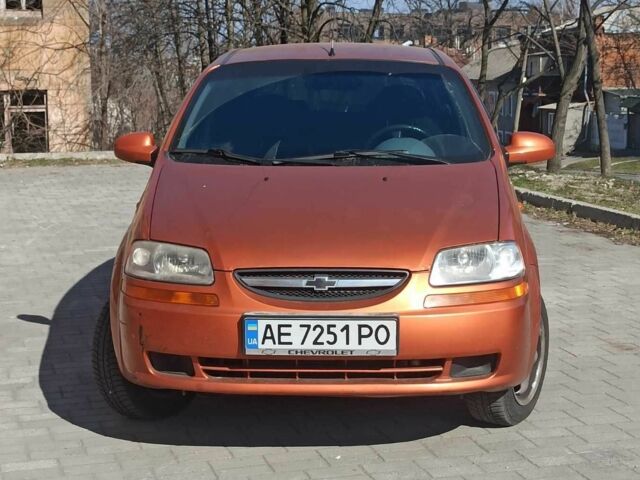 Оранжевый Шевроле Авео, объемом двигателя 1.5 л и пробегом 220 тыс. км за 2990 $, фото 2 на Automoto.ua