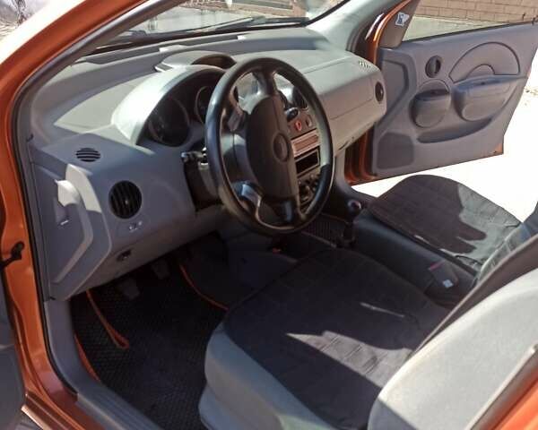 Оранжевый Шевроле Авео, объемом двигателя 1.5 л и пробегом 220 тыс. км за 2500 $, фото 11 на Automoto.ua