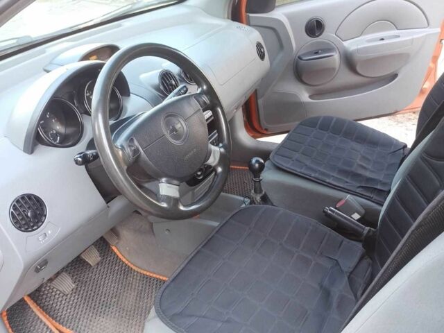 Оранжевый Шевроле Авео, объемом двигателя 1.5 л и пробегом 220 тыс. км за 2990 $, фото 6 на Automoto.ua