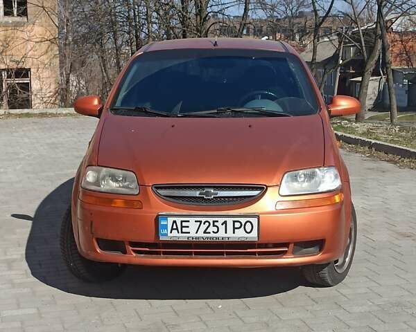 Оранжевый Шевроле Авео, объемом двигателя 1.5 л и пробегом 220 тыс. км за 2500 $, фото 3 на Automoto.ua