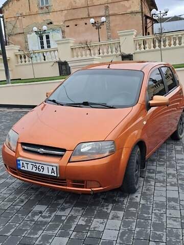 Оранжевый Шевроле Авео, объемом двигателя 1.5 л и пробегом 202 тыс. км за 2999 $, фото 2 на Automoto.ua