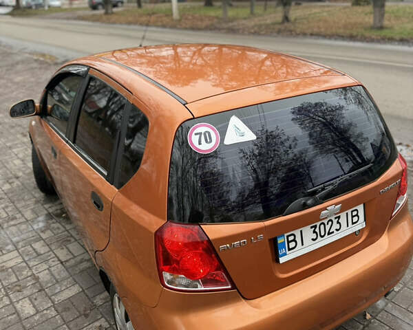Оранжевый Шевроле Авео, объемом двигателя 1.5 л и пробегом 217 тыс. км за 2850 $, фото 1 на Automoto.ua