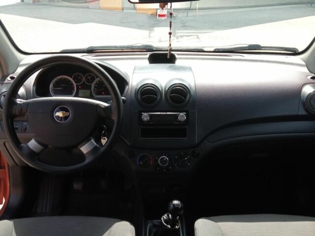 Оранжевый Шевроле Авео, объемом двигателя 1.5 л и пробегом 250 тыс. км за 3150 $, фото 4 на Automoto.ua