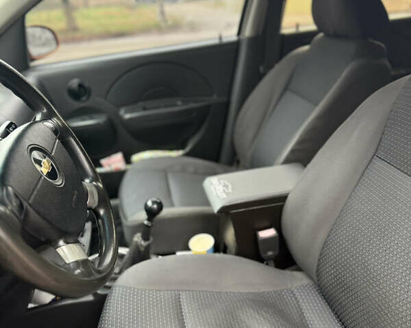 Оранжевый Шевроле Авео, объемом двигателя 1.5 л и пробегом 217 тыс. км за 2850 $, фото 4 на Automoto.ua