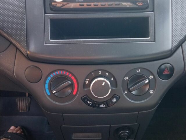 Оранжевый Шевроле Авео, объемом двигателя 1.5 л и пробегом 250 тыс. км за 3150 $, фото 3 на Automoto.ua