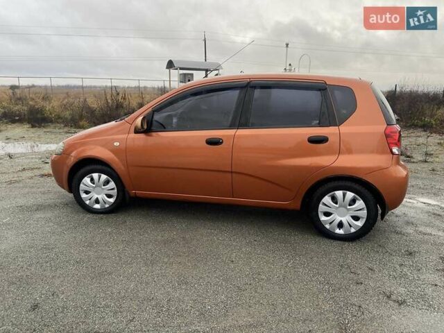 Оранжевый Шевроле Авео, объемом двигателя 1.5 л и пробегом 248 тыс. км за 3550 $, фото 2 на Automoto.ua