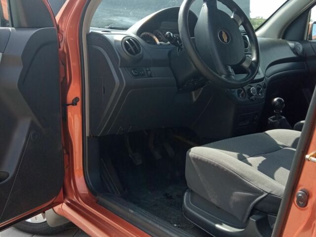 Оранжевый Шевроле Авео, объемом двигателя 1.5 л и пробегом 250 тыс. км за 3150 $, фото 2 на Automoto.ua