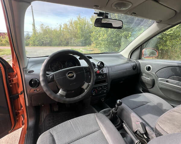 Оранжевый Шевроле Авео, объемом двигателя 1.5 л и пробегом 202 тыс. км за 3400 $, фото 18 на Automoto.ua