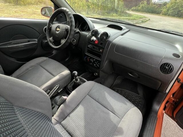 Помаранчевий Шевроле Авео, об'ємом двигуна 1.5 л та пробігом 202 тис. км за 3250 $, фото 17 на Automoto.ua