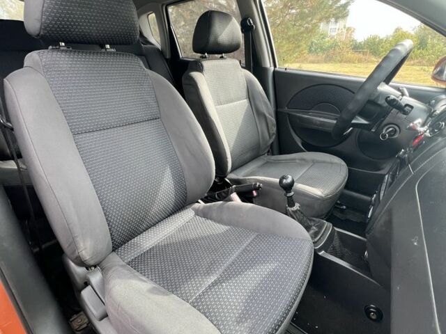 Помаранчевий Шевроле Авео, об'ємом двигуна 1.5 л та пробігом 202 тис. км за 3250 $, фото 16 на Automoto.ua