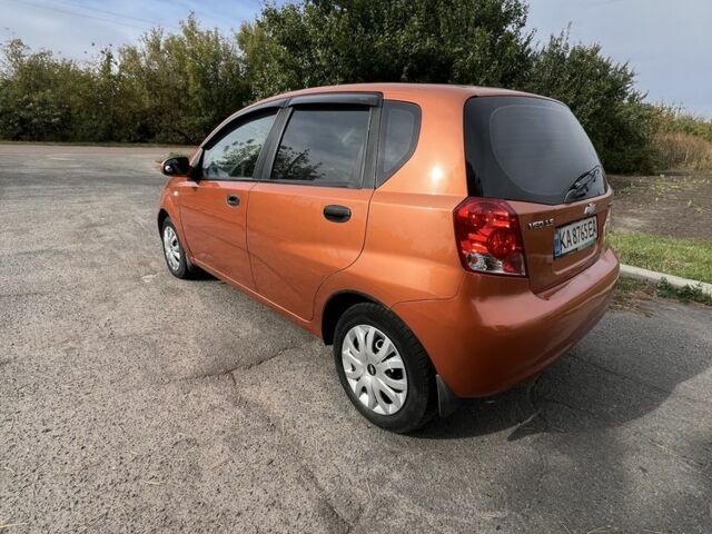 Помаранчевий Шевроле Авео, об'ємом двигуна 1.5 л та пробігом 202 тис. км за 3250 $, фото 2 на Automoto.ua