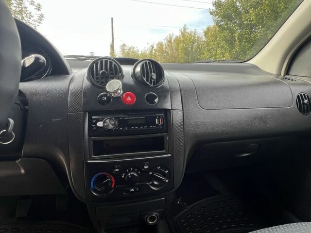 Помаранчевий Шевроле Авео, об'ємом двигуна 1.5 л та пробігом 202 тис. км за 3250 $, фото 11 на Automoto.ua