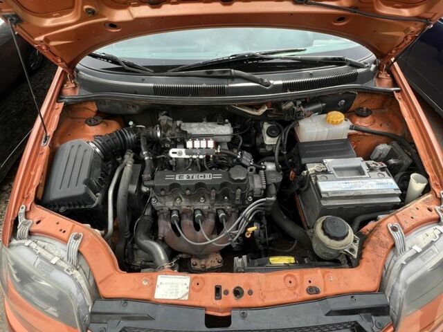 Помаранчевий Шевроле Авео, об'ємом двигуна 1.5 л та пробігом 202 тис. км за 3250 $, фото 20 на Automoto.ua