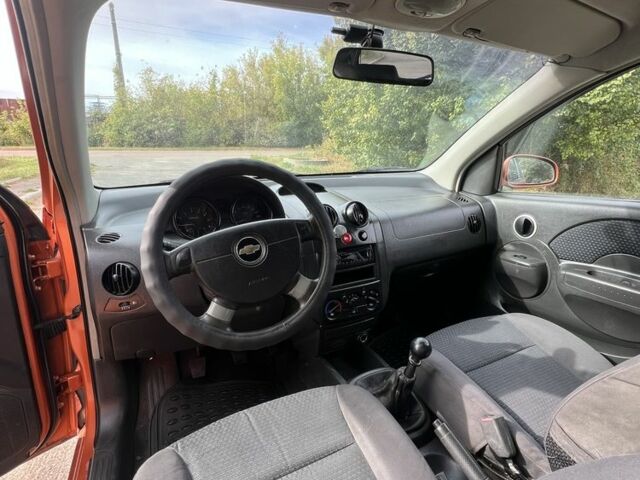 Помаранчевий Шевроле Авео, об'ємом двигуна 1.5 л та пробігом 202 тис. км за 3250 $, фото 13 на Automoto.ua