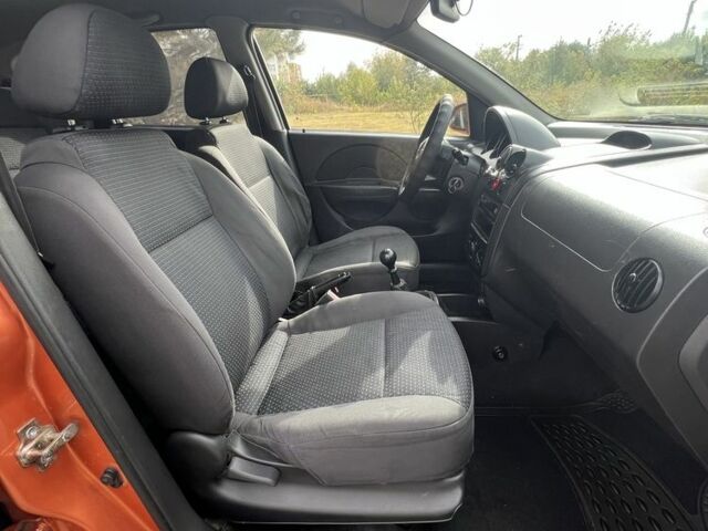 Помаранчевий Шевроле Авео, об'ємом двигуна 1.5 л та пробігом 202 тис. км за 3250 $, фото 15 на Automoto.ua