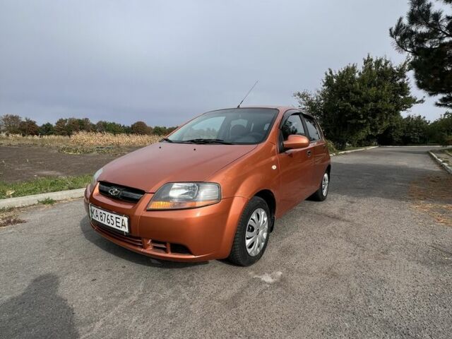 Помаранчевий Шевроле Авео, об'ємом двигуна 1.5 л та пробігом 202 тис. км за 3250 $, фото 1 на Automoto.ua