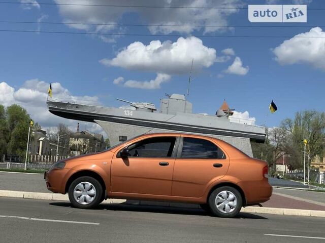 Оранжевый Шевроле Авео, объемом двигателя 1.5 л и пробегом 170 тыс. км за 3500 $, фото 3 на Automoto.ua