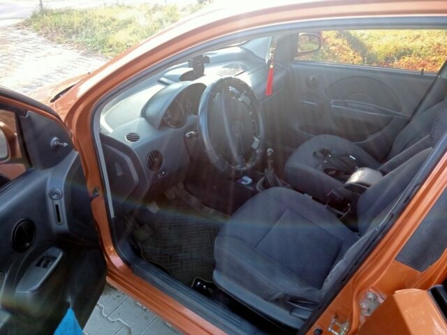 Помаранчевий Шевроле Авео, об'ємом двигуна 1.5 л та пробігом 210 тис. км за 3000 $, фото 5 на Automoto.ua