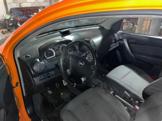 Помаранчевий Шевроле Авео, об'ємом двигуна 1.5 л та пробігом 400 тис. км за 2200 $, фото 6 на Automoto.ua