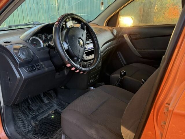 Оранжевый Шевроле Авео, объемом двигателя 1.5 л и пробегом 350 тыс. км за 1650 $, фото 6 на Automoto.ua