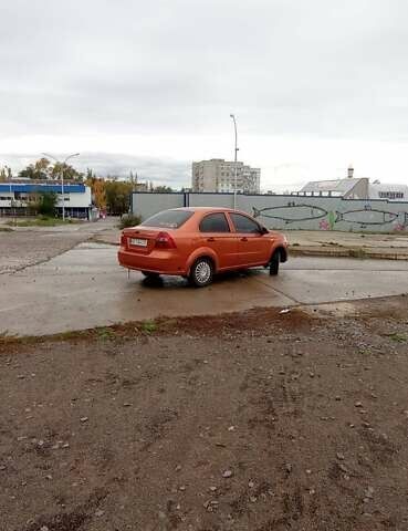 Оранжевый Шевроле Авео, объемом двигателя 1.5 л и пробегом 250 тыс. км за 3550 $, фото 5 на Automoto.ua