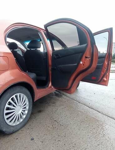 Шевроле Авео 2006 в Южноукраинске на Automoto.ua Оранжевый Шевроле Авео, объемом двигателя 1.5 л и пробегом 256 тыс. км за 3750 $, фото 14 на Automoto.ua
