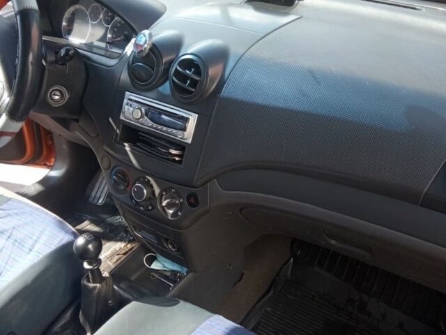 Оранжевый Шевроле Авео, объемом двигателя 1.5 л и пробегом 162 тыс. км за 3700 $, фото 5 на Automoto.ua