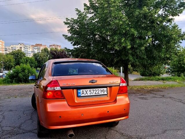 Оранжевый Шевроле Авео, объемом двигателя 1.5 л и пробегом 338 тыс. км за 3400 $, фото 2 на Automoto.ua