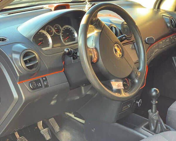 Оранжевый Шевроле Авео, объемом двигателя 1.5 л и пробегом 248 тыс. км за 3500 $, фото 11 на Automoto.ua