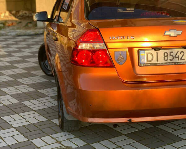 Оранжевый Шевроле Авео, объемом двигателя 1.5 л и пробегом 248 тыс. км за 3500 $, фото 2 на Automoto.ua