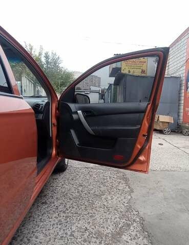 Оранжевый Шевроле Авео, объемом двигателя 1.5 л и пробегом 250 тыс. км за 3550 $, фото 27 на Automoto.ua