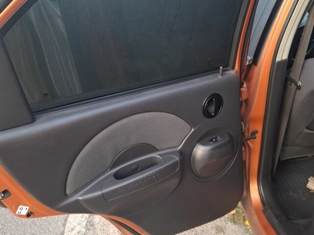 Оранжевый Шевроле Авео, объемом двигателя 1.5 л и пробегом 260 тыс. км за 2600 $, фото 9 на Automoto.ua