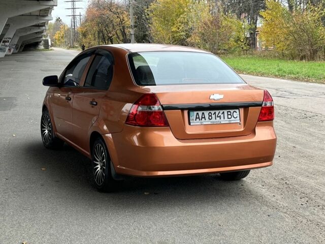 Оранжевый Шевроле Авео, объемом двигателя 1.5 л и пробегом 221 тыс. км за 2750 $, фото 2 на Automoto.ua