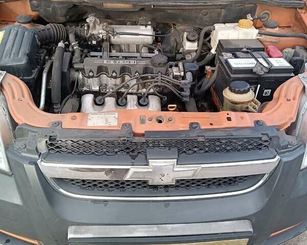 Помаранчевий Шевроле Авео, об'ємом двигуна 1.5 л та пробігом 170 тис. км за 3200 $, фото 8 на Automoto.ua
