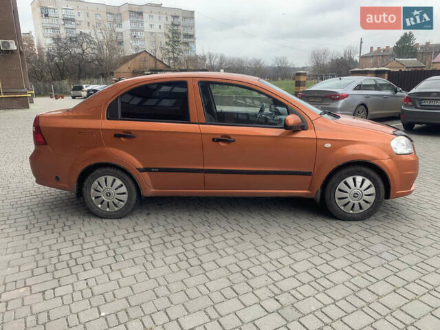 Оранжевый Шевроле Авео, объемом двигателя 1.5 л и пробегом 205 тыс. км за 3000 $, фото 1 на Automoto.ua