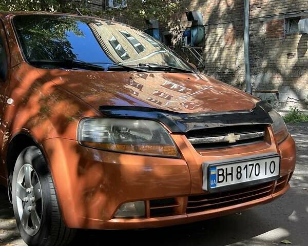 Оранжевый Шевроле Авео, объемом двигателя 1.5 л и пробегом 180 тыс. км за 3600 $, фото 1 на Automoto.ua