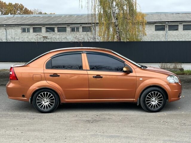 Оранжевый Шевроле Авео, объемом двигателя 1.5 л и пробегом 221 тыс. км за 2750 $, фото 4 на Automoto.ua