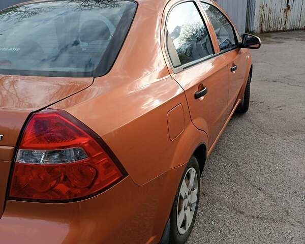 Помаранчевий Шевроле Авео, об'ємом двигуна 1.5 л та пробігом 170 тис. км за 3200 $, фото 2 на Automoto.ua