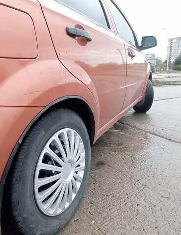 Шевроле Авео 2006 в Южноукраинске на Automoto.ua Оранжевый Шевроле Авео, объемом двигателя 1.5 л и пробегом 256 тыс. км за 3750 $, фото 6 на Automoto.ua