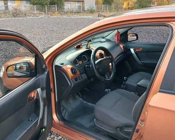 Помаранчевий Шевроле Авео, об'ємом двигуна 1.5 л та пробігом 265 тис. км за 3200 $, фото 7 на Automoto.ua