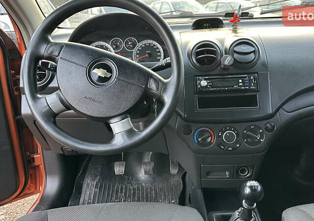 Оранжевый Шевроле Авео, объемом двигателя 1.5 л и пробегом 280 тыс. км за 3700 $, фото 9 на Automoto.ua
