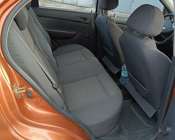 Помаранчевий Шевроле Авео, об'ємом двигуна 1.5 л та пробігом 170 тис. км за 3200 $, фото 5 на Automoto.ua