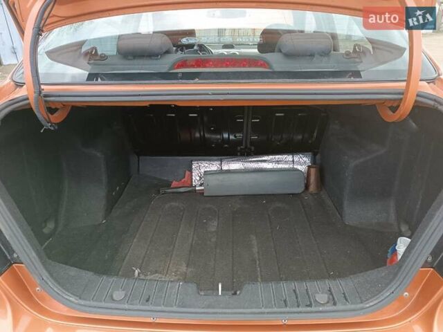 Помаранчевий Шевроле Авео, об'ємом двигуна 1.5 л та пробігом 170 тис. км за 3200 $, фото 7 на Automoto.ua