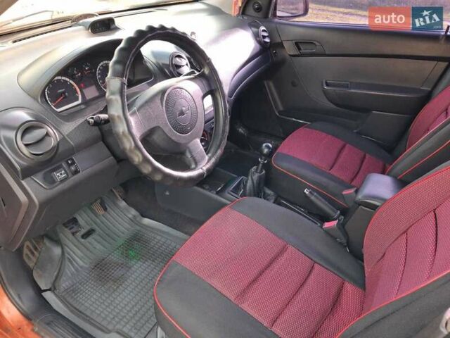 Оранжевый Шевроле Авео, объемом двигателя 1.5 л и пробегом 250 тыс. км за 3800 $, фото 7 на Automoto.ua
