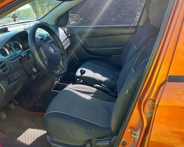 Оранжевый Шевроле Авео, объемом двигателя 1.5 л и пробегом 140 тыс. км за 3700 $, фото 9 на Automoto.ua