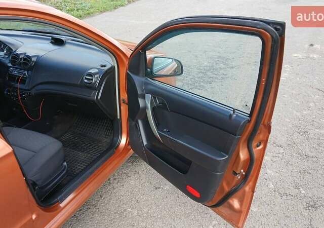 Оранжевый Шевроле Авео, объемом двигателя 1.5 л и пробегом 250 тыс. км за 3500 $, фото 6 на Automoto.ua