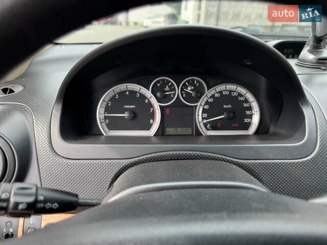 Оранжевый Шевроле Авео, объемом двигателя 1.6 л и пробегом 260 тыс. км за 2999 $, фото 10 на Automoto.ua