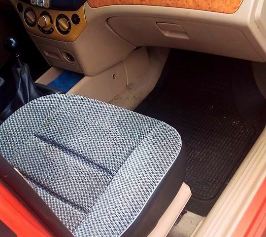 Оранжевый Шевроле Авео, объемом двигателя 1.6 л и пробегом 110 тыс. км за 3600 $, фото 4 на Automoto.ua