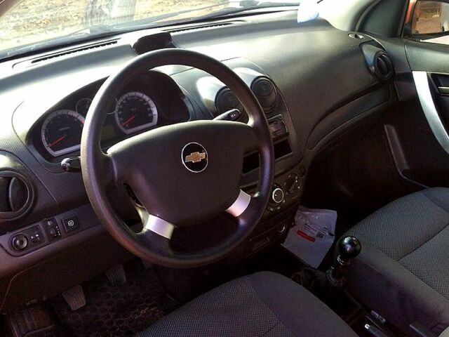 Оранжевый Шевроле Авео, объемом двигателя 1.5 л и пробегом 350 тыс. км за 3700 $, фото 4 на Automoto.ua